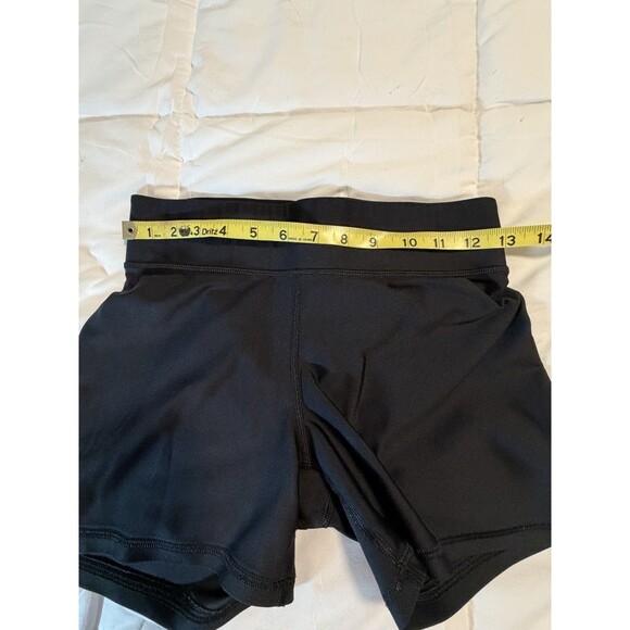 Under Armour HeatGear Mid Compression Shorts Women’s Med Black Stretch 4" Middy - Picture 6 of 6